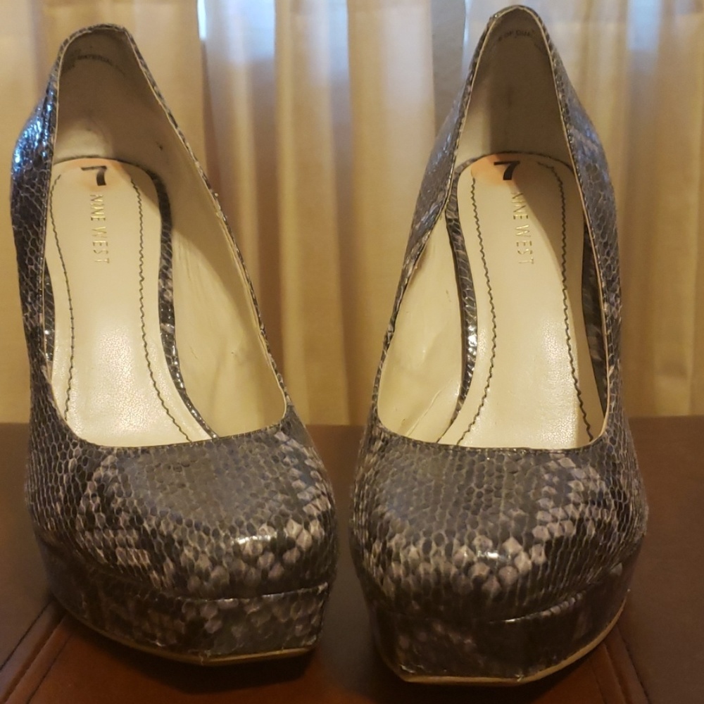 Shoes - Picture 2 of 6